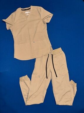 Fabletics Women's Scrub Set in Beige size S and ST